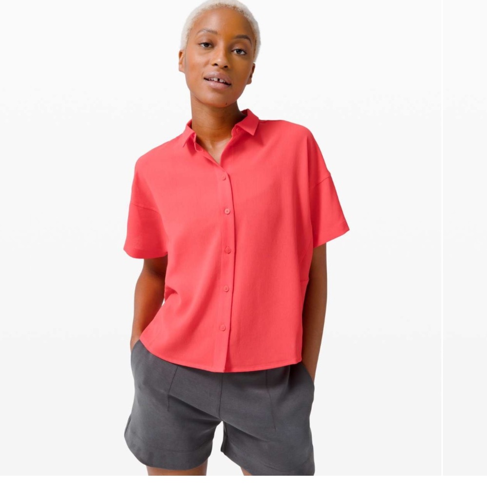 Lululemon Full Day Ahead Short Sleeve Shirt
Carnation Red size 4